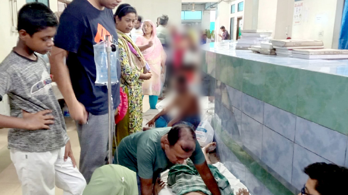 দিনাজপুরে গ্যাস সিলিন্ডার বিস্ফোরণে নারী-শিশুসহ দগ্ধ ৮