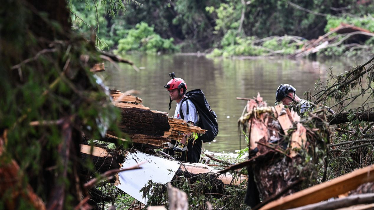 টেক্সাসের প্রবল বন্যায় নিহতের সংখ্যা বেড়েই চলেছে