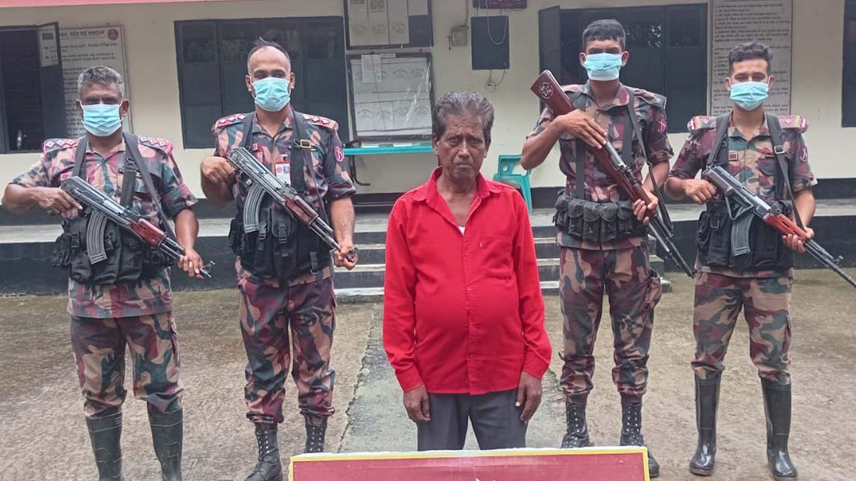 ঝিনাইদহের মহেশপুর সীমান্তে ভারতীয় নাগরিক আটক