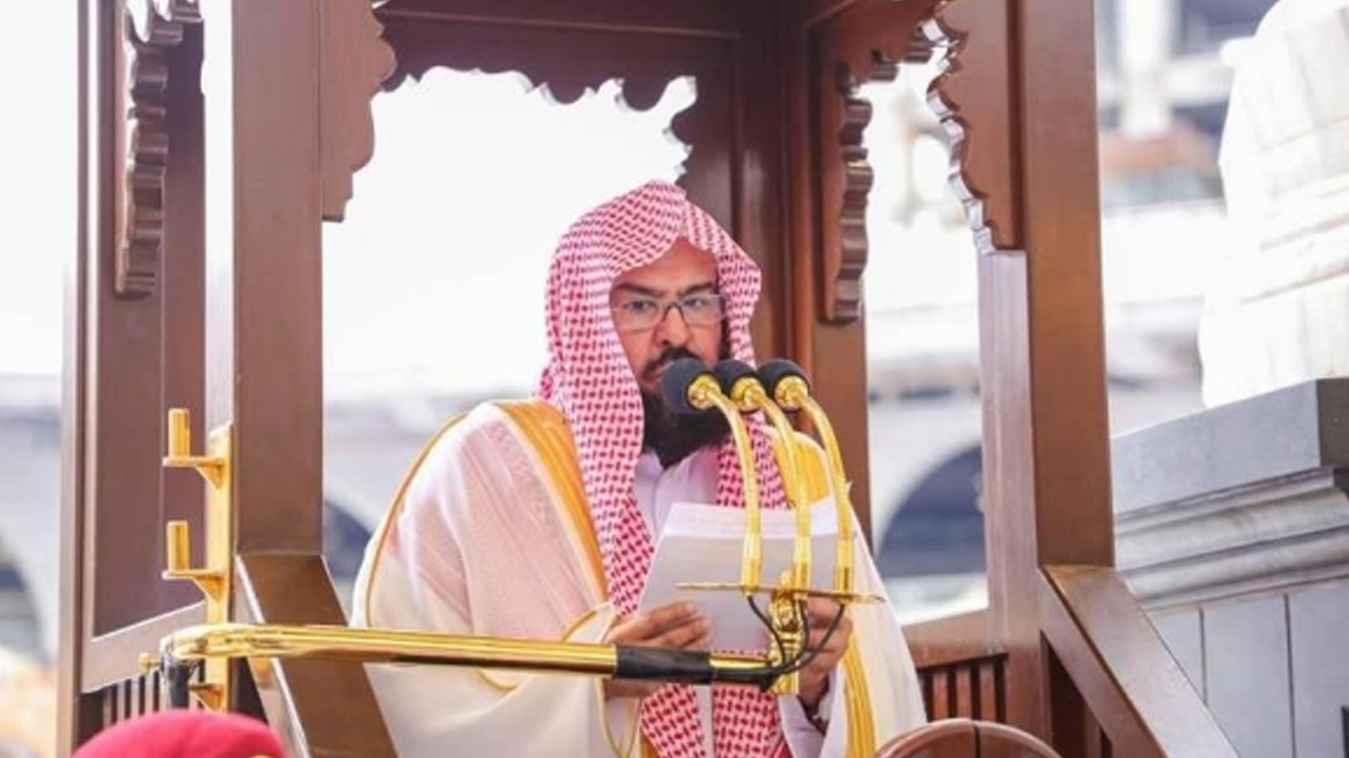 প্রথমবারের মতো ৩৫ ভাষায় অনুবাদ হবে মক্কার জুমার খুতবা