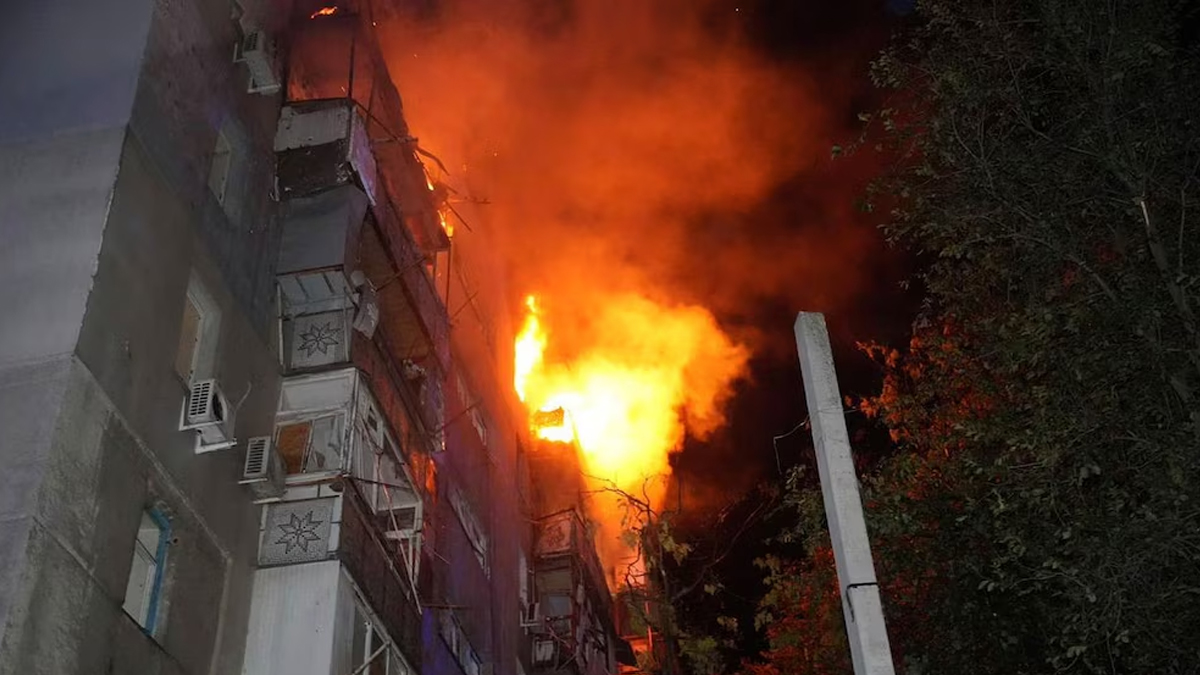 ইউক্রেনে এক রাতে ৩শ’ ড্রোন ও ক্ষেপণাস্ত্র হামলা রাশিয়ার