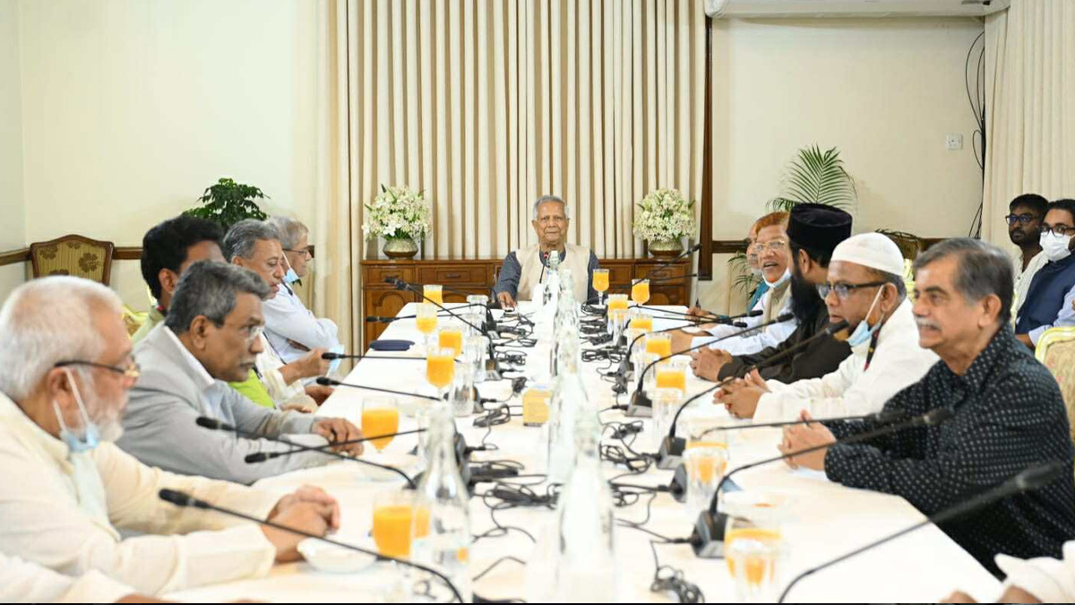 বিএনপি-জামায়াতসহ ৪টি দলের সঙ্গে বৈঠকে প্রধান উপদেষ্টা