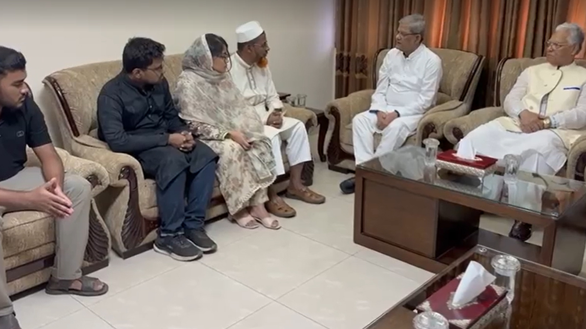 বিমান দুর্ঘটনায় নিহত পাইলট তৌকিরের বাসভবনে মির্জা ফখরুল