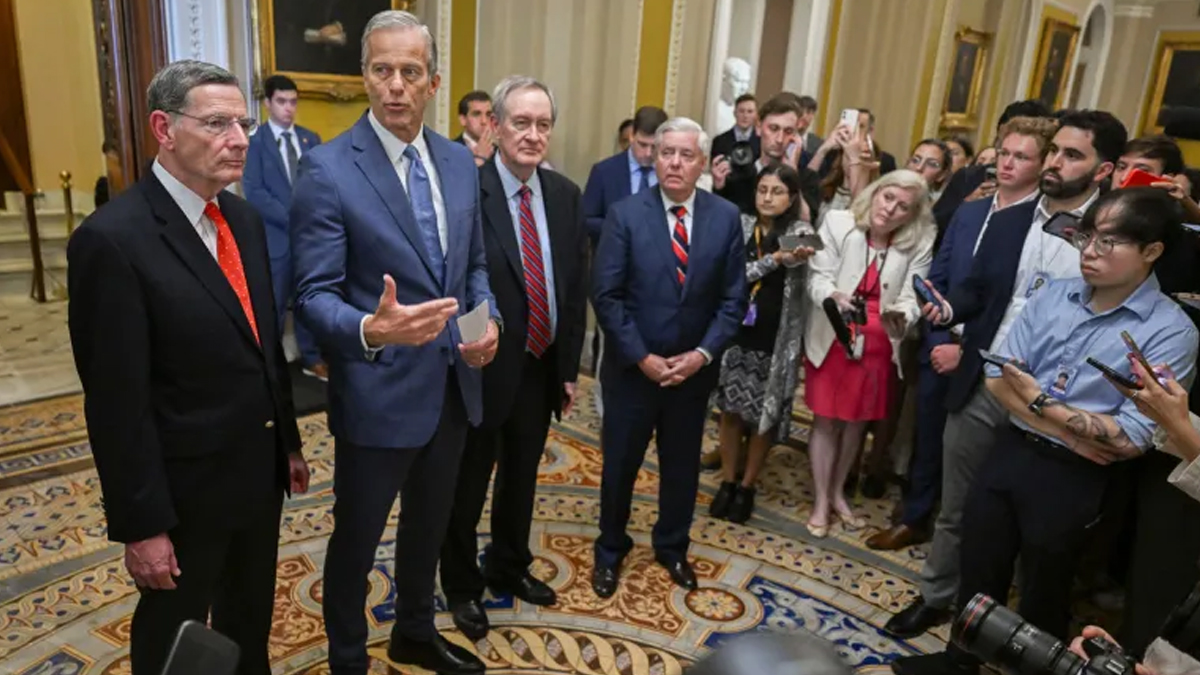 সিনেটে পাস হয়েছে মার্কিন প্রেসিডেন্টের ‘বিগ বিউটিফুল বিল’