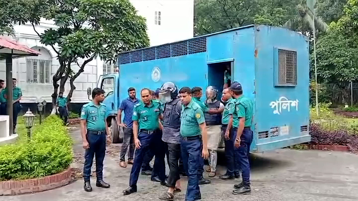 আশুলিয়ায় মরদেহ পোড়ানো ও আবু সাঈদ হত্যা মামলার ১৪ আসামিকে ট্রাইব্যুনালে হাজির