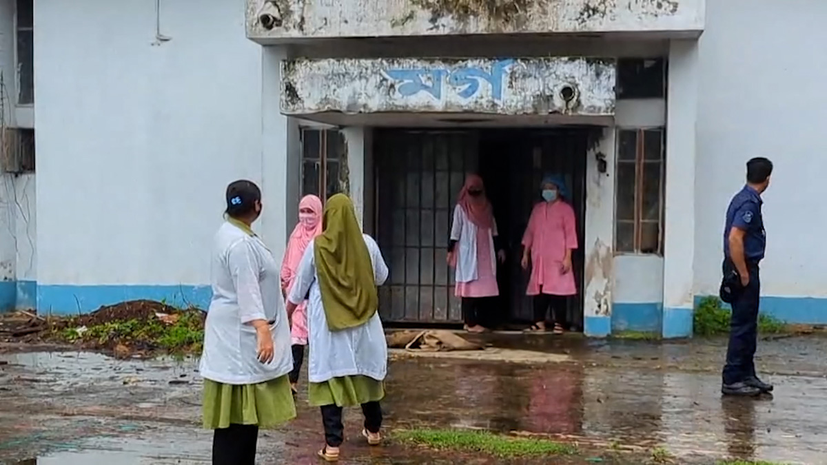 বান্দরবানে সেনা অভিযানে নিহত দুই কুকি-চিন সদস্যের মরদেহ হস্তান্তর