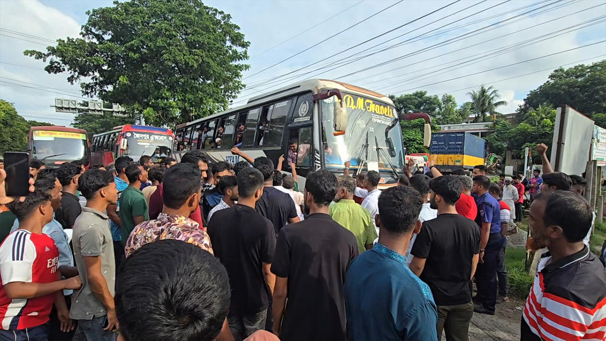 মুন্সিগঞ্জে বিএনপির কমিটি নিয়ে অসন্তোষ, ঢাকা-চট্টগ্রাম মহাসড়ক অবরোধ