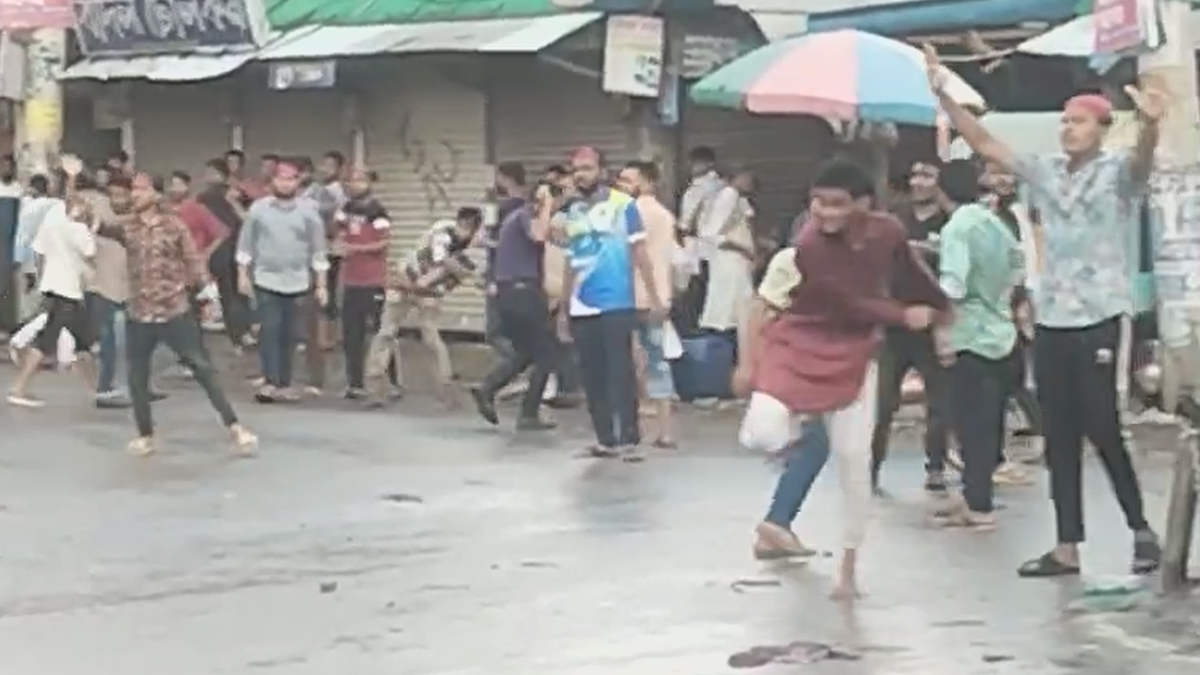 কুমিল্লার মুরাদনগরে বিএনপি-এনসিপি সংঘর্ষ, আহত অন্তত ১৫