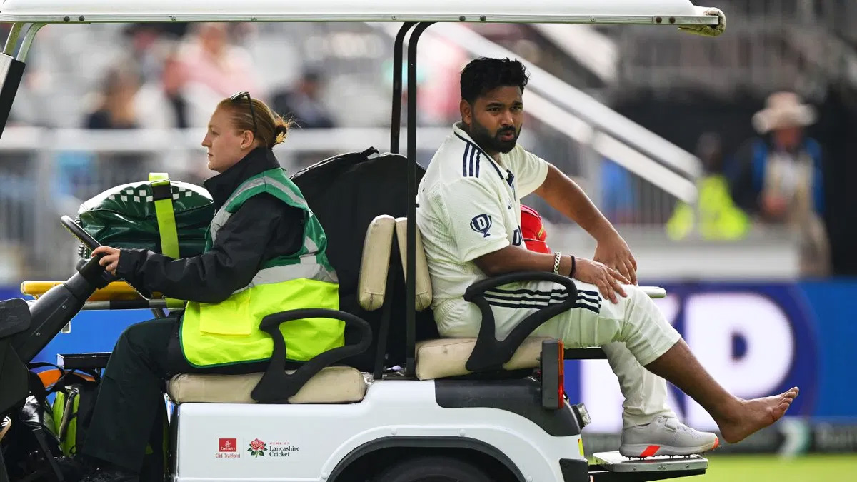 চোট পেয়ে বাকি ম্যাচে অনিশ্চিত ঋষভ পন্ত