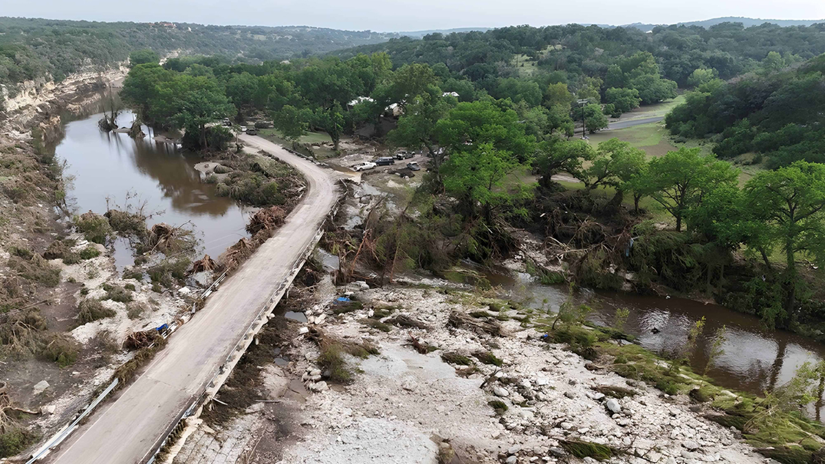 কেন এত ভয়াবহ রূপ ধারণ করছে টেক্সাসের বন্যা?