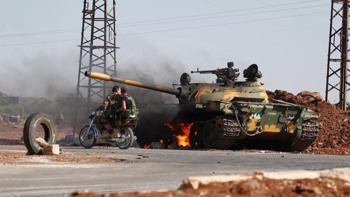 ত্রিমুখী সংঘর্ষে ভয়াবহ পরিস্থিতি দক্ষিণ সিরিয়ায়