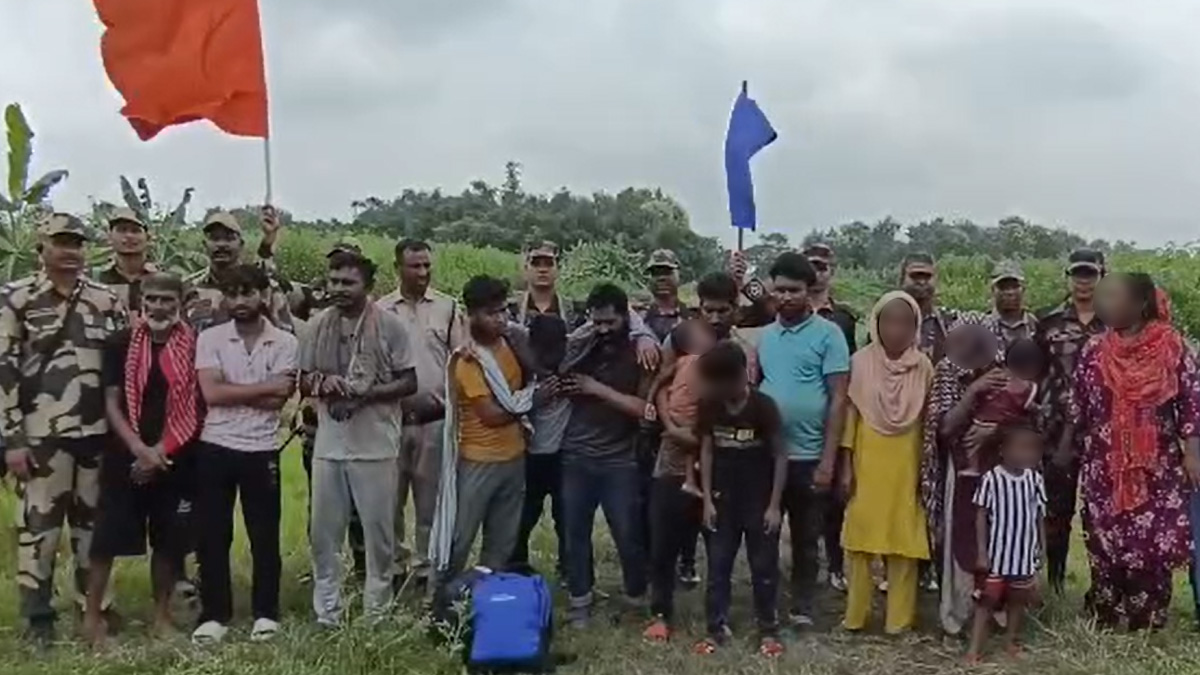 মেহেরপুর সীমান্ত দিয়ে ১৭ বাংলাদেশিকে হস্তান্তর করলো বিএসএফ