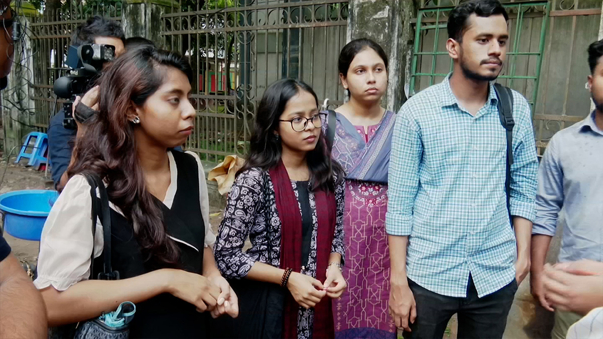 ডাকসু নির্বাচন ঘিরে জমজমাট ক্যাম্পাস, চলছে প্রচারণা