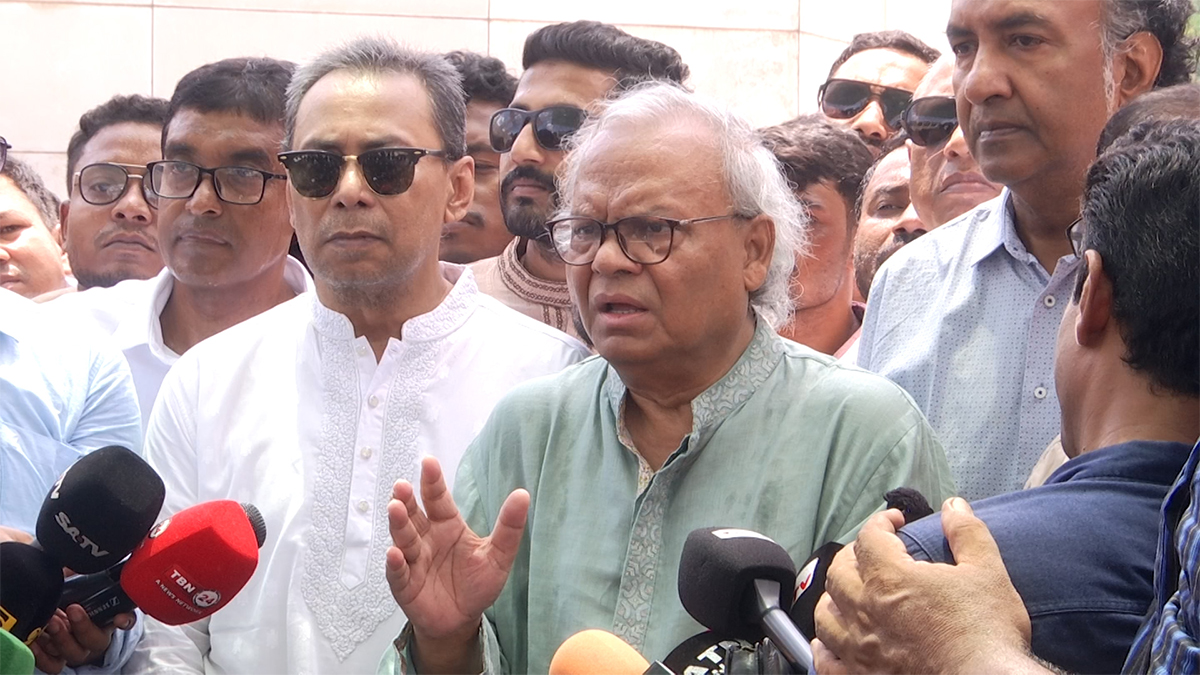 আওয়ামী আমলের প্রশাসন দিয়ে সুষ্ঠু নির্বাচন সম্ভব হবে না: রিজভী