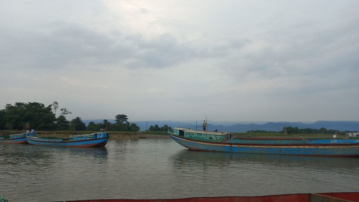 অবৈধভাবে বালু-পাথর উত্তোলনকারীদের প্রতি সুনামগঞ্জ জেলা প্রশাসনের সতর্কবার্তা