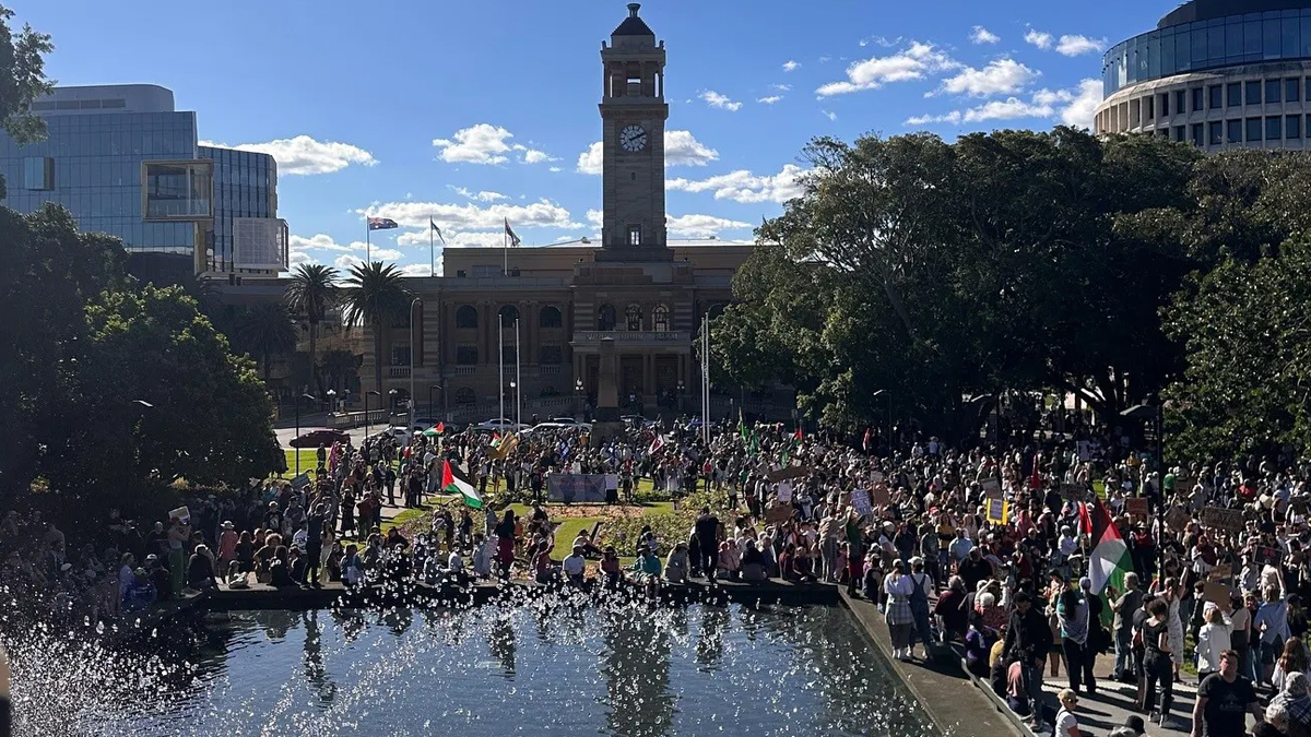 অস্ট্রেলিয়ার ২০টির বেশি শহরে গাজায় যুদ্ধ বন্ধের দাবিতে বিক্ষোভ