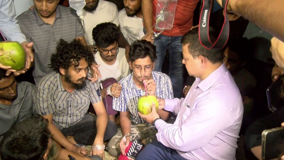 ৩০ অক্টোবরের মধ্যে বেরোবিকসু নির্বাচন, অনশন প্রত্যাহার