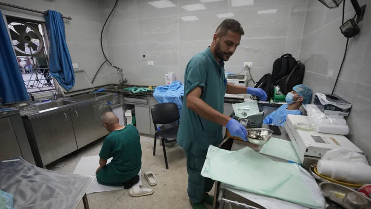 ধারণক্ষমতার দ্বিগুণ হওয়ায় অপুষ্টিতে ভোগা শিশুদের সেবা দিতে পারছে না গাজার নাসের হাসপাতাল