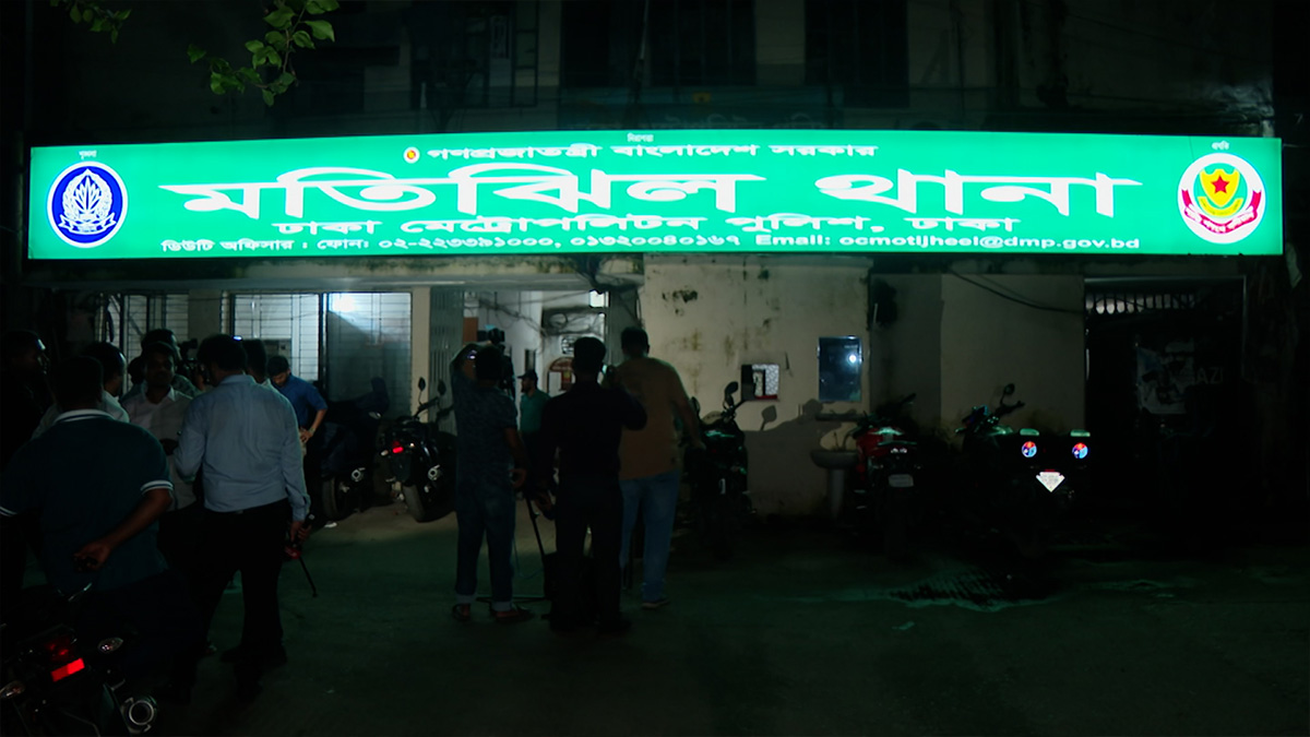 কমলাপুরে দুই সাংবাদিকের ওপর দুর্বৃত্তদের হামলা