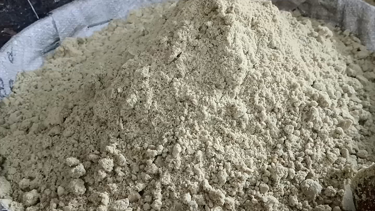 জিআই স্বীকৃতি পেলো ফুলবাড়িয়ার লাল চিনি