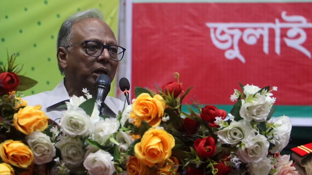 তরুণদের বাধ্যতামূলক সামরিক শিক্ষার ব্যবস্থা করতে হবে: মাহমুদুর রহমান
