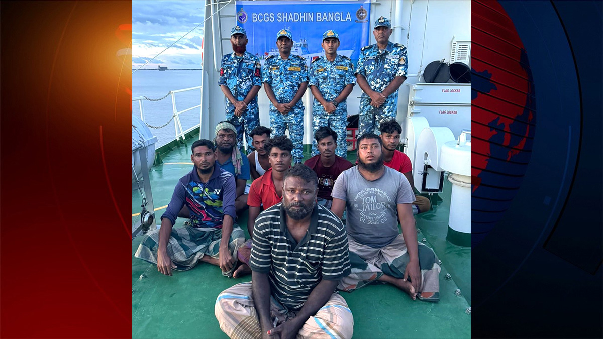 বোট বিকল হয়ে সমুদ্রে ভাসতে থাকা ৮ জেলে উদ্ধার
