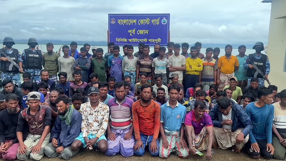 মিয়ানমারের জলসীমায় মাছ ধরার অভিযোগে ১২২ জন আটক