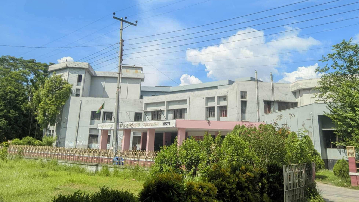 রাবিতে বিজয় ফিস্টের খাবার খেয়ে হলের প্রায় ৫০ শিক্ষার্থী অসুস্থ