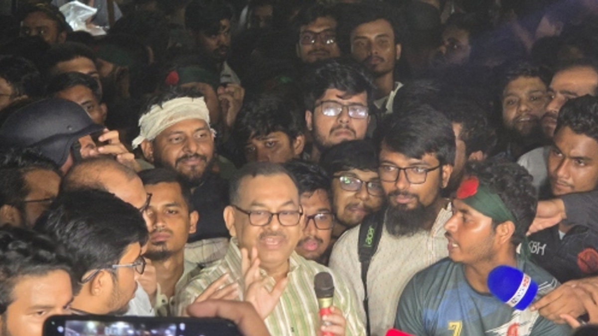 প্রকৌশল শিক্ষার্থীদের ওপর হামলার ঘটনায় ডিএমপি কমিশনারের দুঃখ প্রকাশ