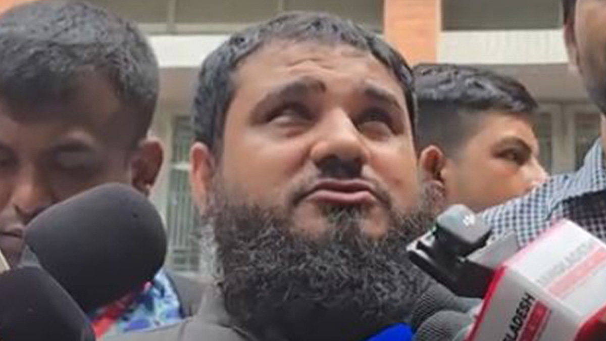 ব্রেইল পদ্ধতিতে ভোট: চমৎকার অভিজ্ঞতা বললেন ঢাবির দৃষ্টিপ্রতিবন্ধী শিক্ষার্থী