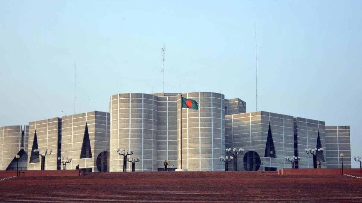 দলীয় প্রধানের পদে না থাকলেও প্রধানমন্ত্রীর ক্ষমতা কমবে না— মত বিশ্লেষকদের