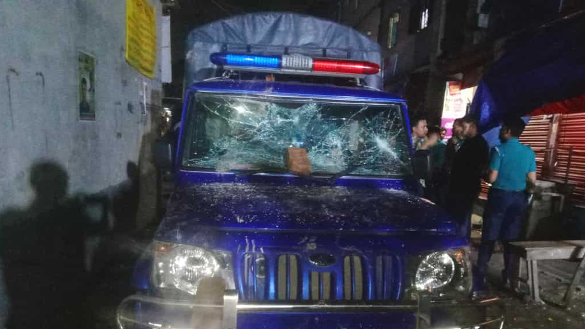 আদাবরে পুলিশ সদস্যকে কুপিয়ে জখম, হাসপাতালে ভর্তি