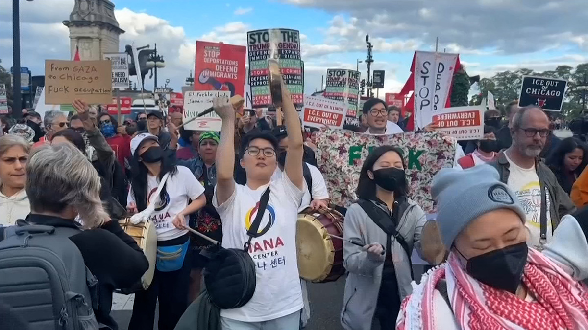 ট্রাম্প বিরোধী বিক্ষোভে উত্তাল ওয়াশিংটন