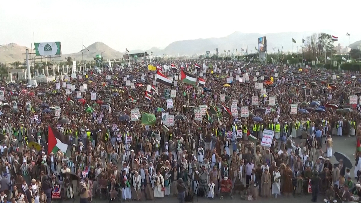 গাজায় ইসরায়েলি আগ্রাসনের প্রতিবাদে ইয়েমেনে বিক্ষোভ