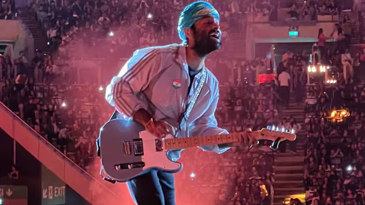 লন্ডনে অরিজিৎ সিংয়ের কনসার্টে হঠাৎ বিদ্যুৎ কেটে দিল কর্তৃপক্ষ