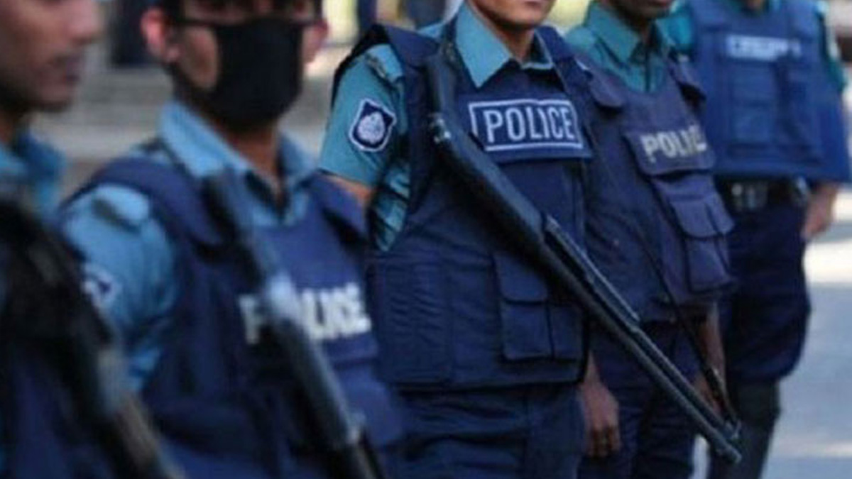 লুণ্ঠিত অস্ত্র ও গোলাবারুদ উদ্ধারে পুরস্কার ঘোষণা করলো পুলিশ