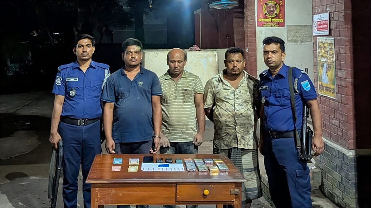 বোয়ালমারীতে ইয়াবাসহ ৩ জুয়াড়ি আটক