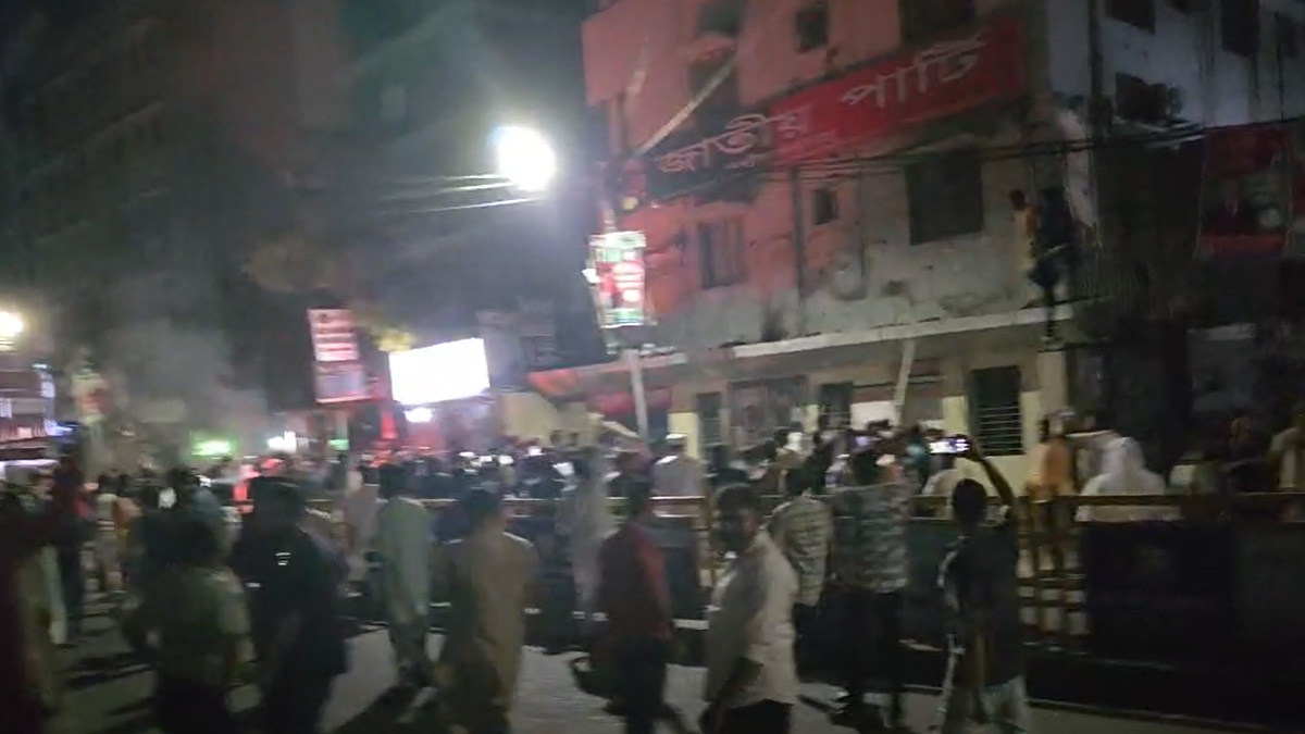 কাকরাইলে জাতীয় পার্টির কার্যালয়ে ফের ভাঙচুর-অগ্নিসংযোগ