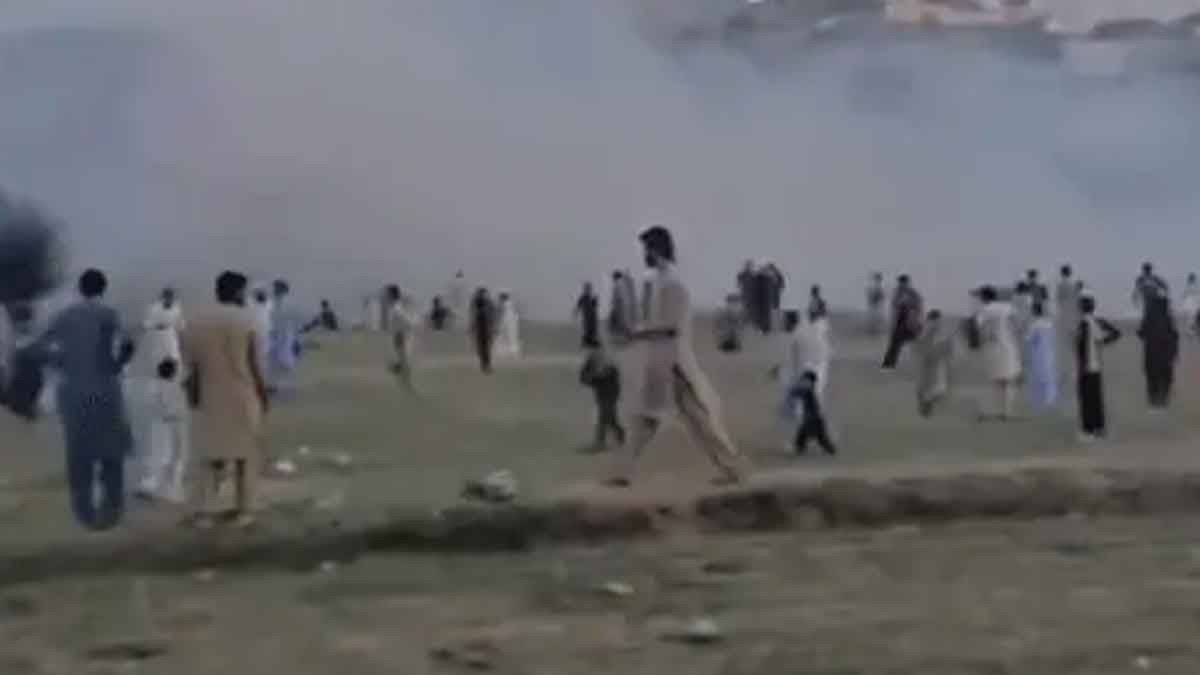 পাকিস্তানে ক্রিকেট মাঠে বোমা বিস্ফোরণ, নিহত ১