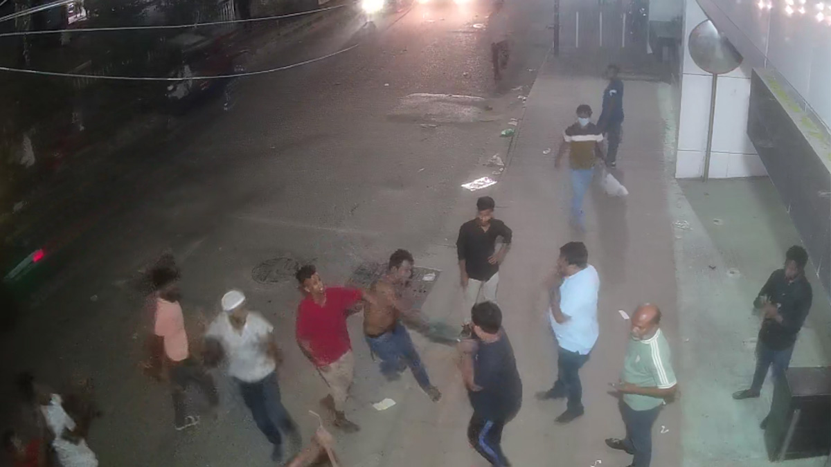 রাজধানীতে পরিবহন অফিসে হামলা-ভাঙচুর, অভিযোগের তীর স্বেচ্ছাসেবক দল নেতার দিকে